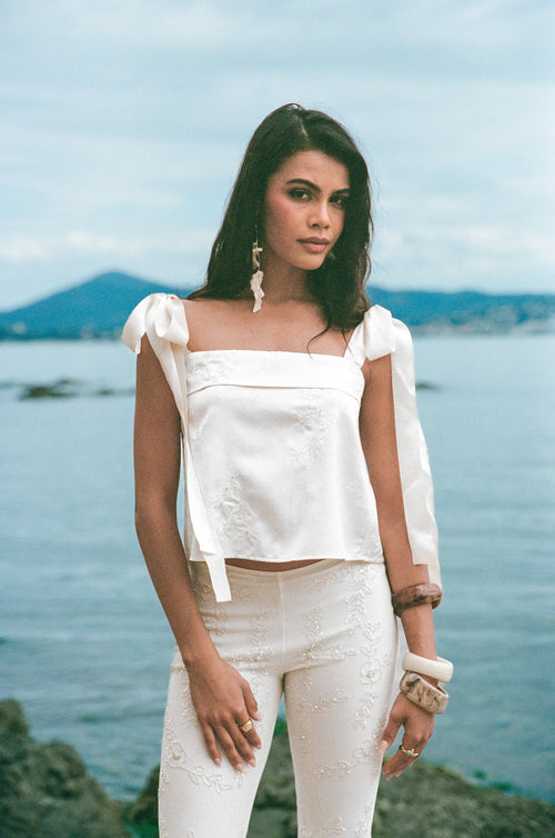 Haut Brodé À Dos Ouvert Et À Liens - Beige