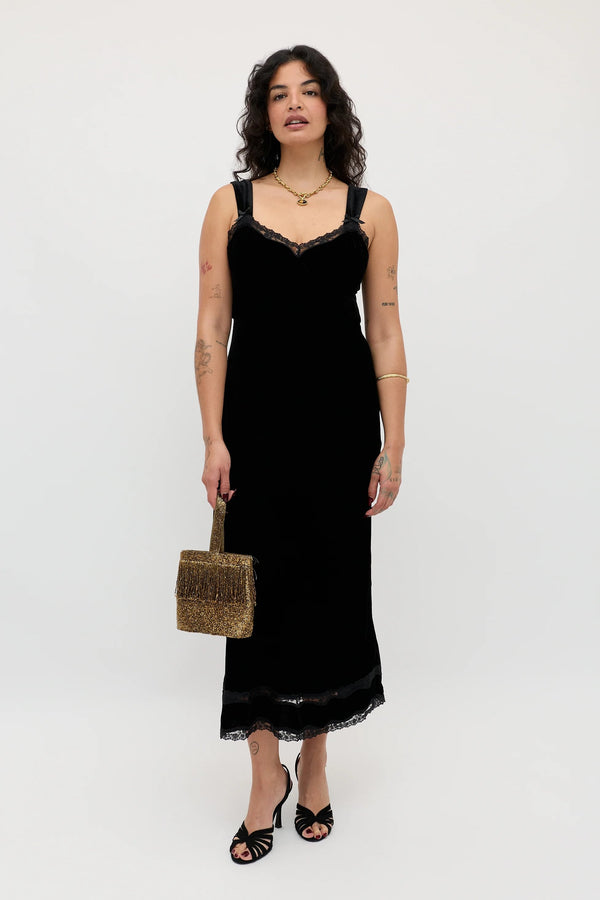 Vestido negro lucía