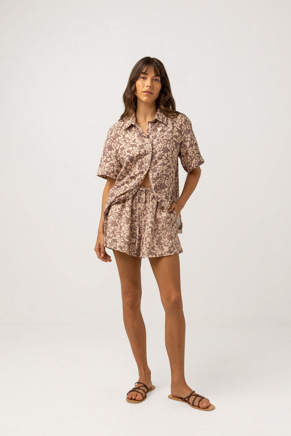 Rhythm - Short Drifter Floral - Chocolate - Mujer