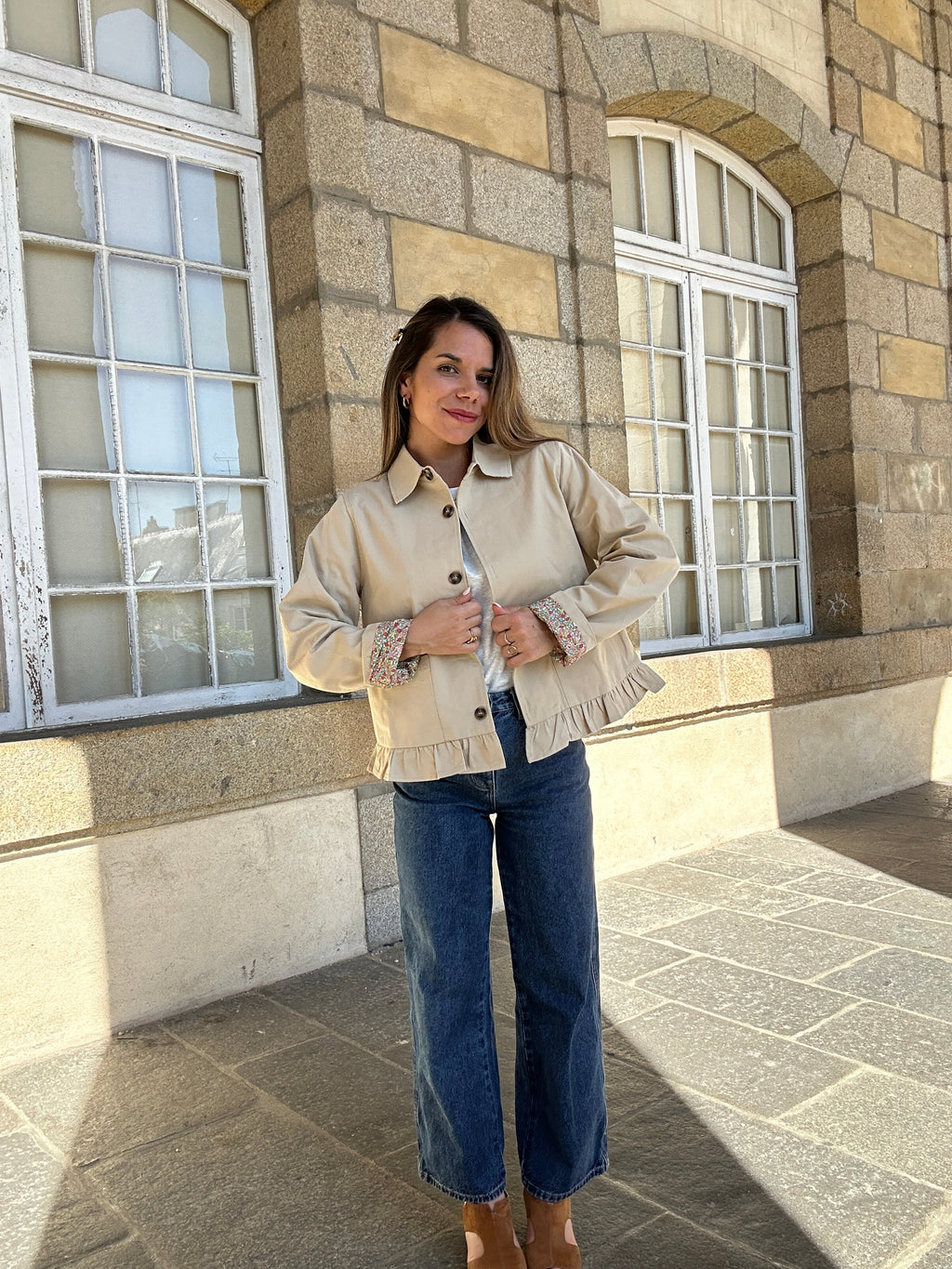 Veste trench liberty en coton beige Hortense à volants