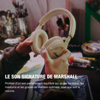 Marshall – Monitor III ANC - Cuffie Wireless - Crema, una persona tiene delle cuffie audio color crema