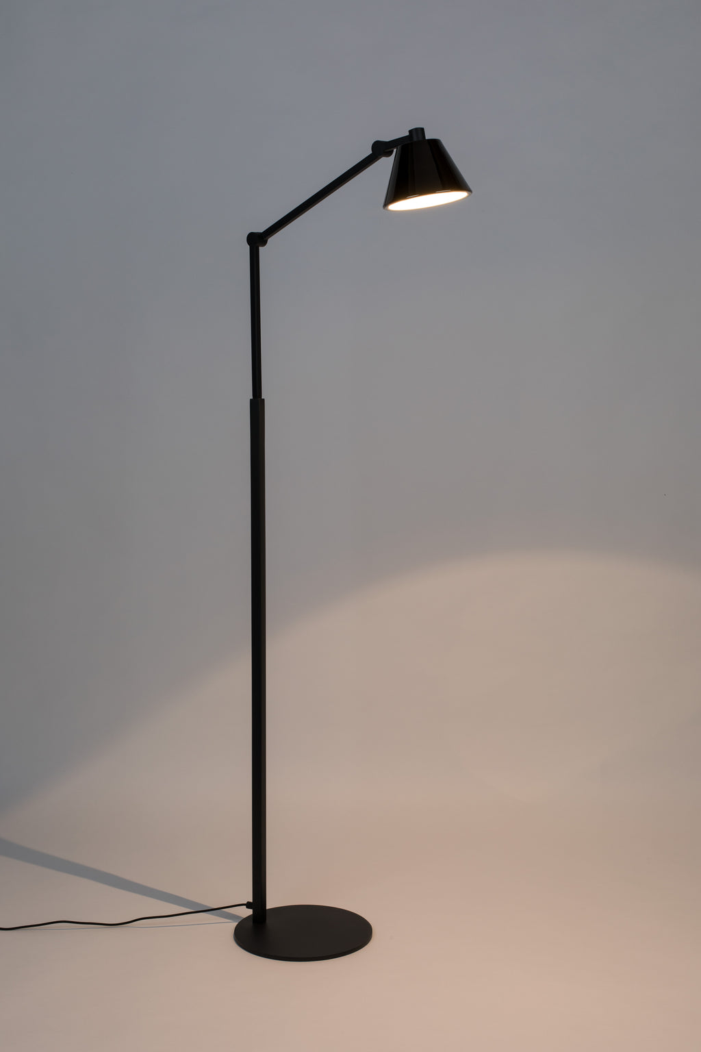 Lub - Floor lamp - Iron - Black