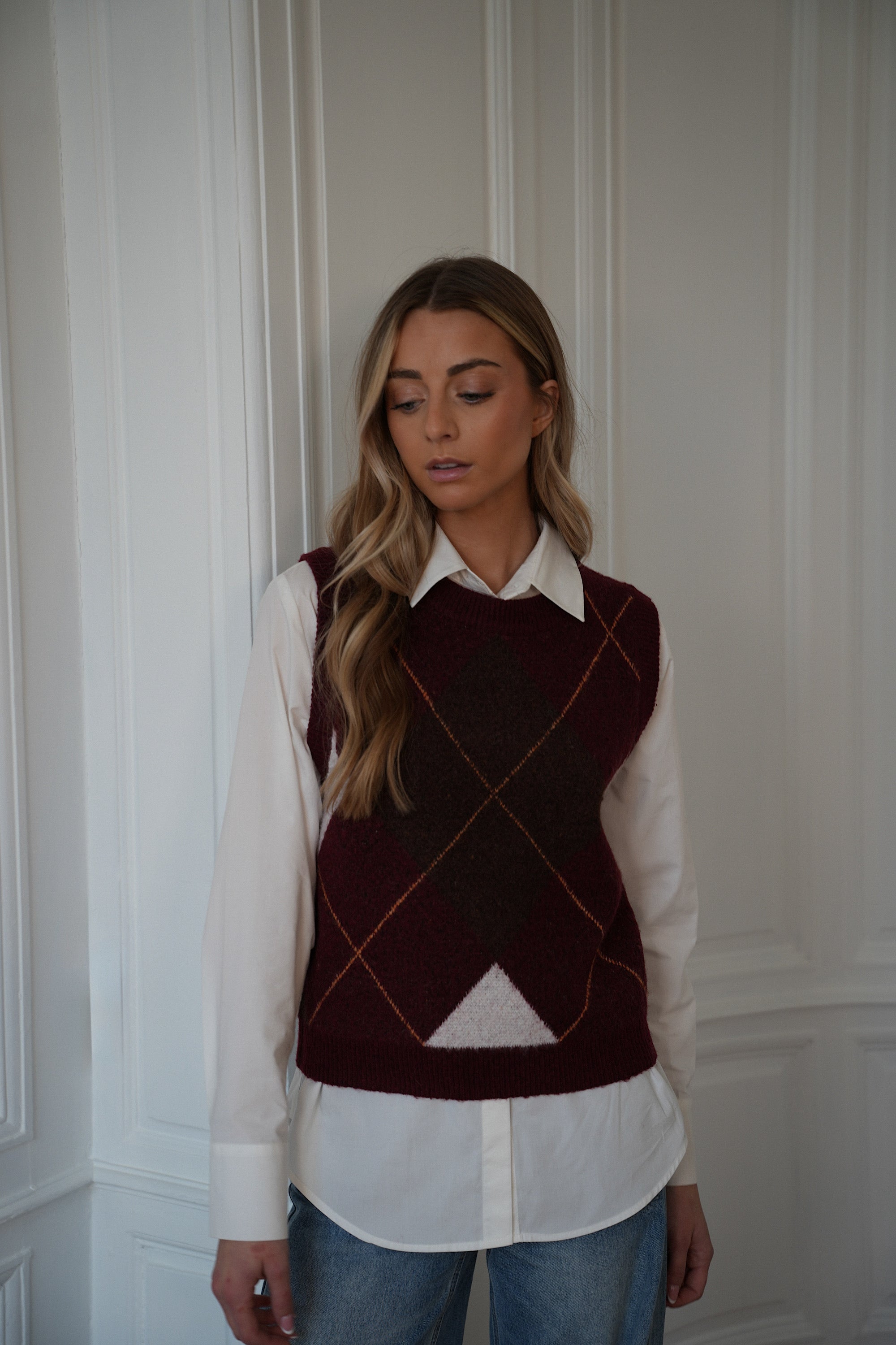 Loona Bordeaux - Sleeveless Sweater