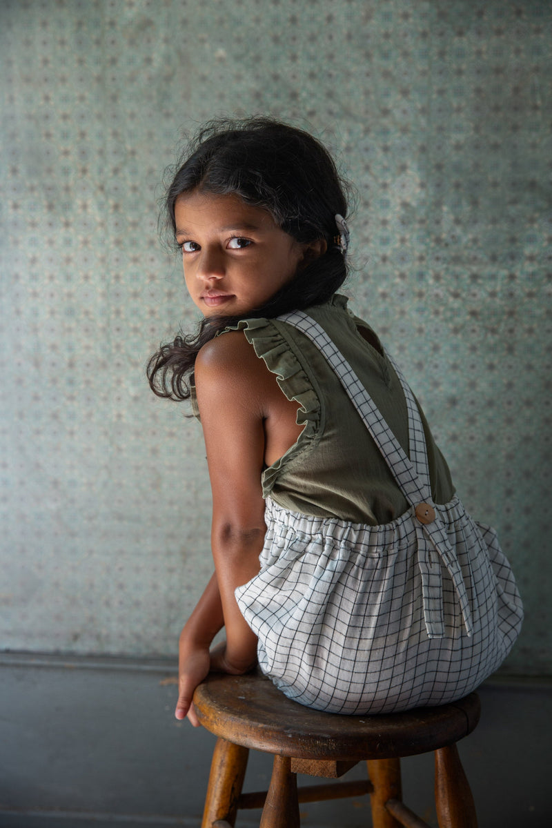 Romper Oona papel cuadriculado - Selección Soor Ploom para encontrar en amaetc.com, tienda conceptual ecológica para niños