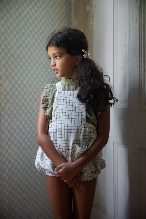 Romper Oona papel cuadriculado - Selección Soor Ploom para encontrar en amaetc.com, tienda conceptual ecológica para niños