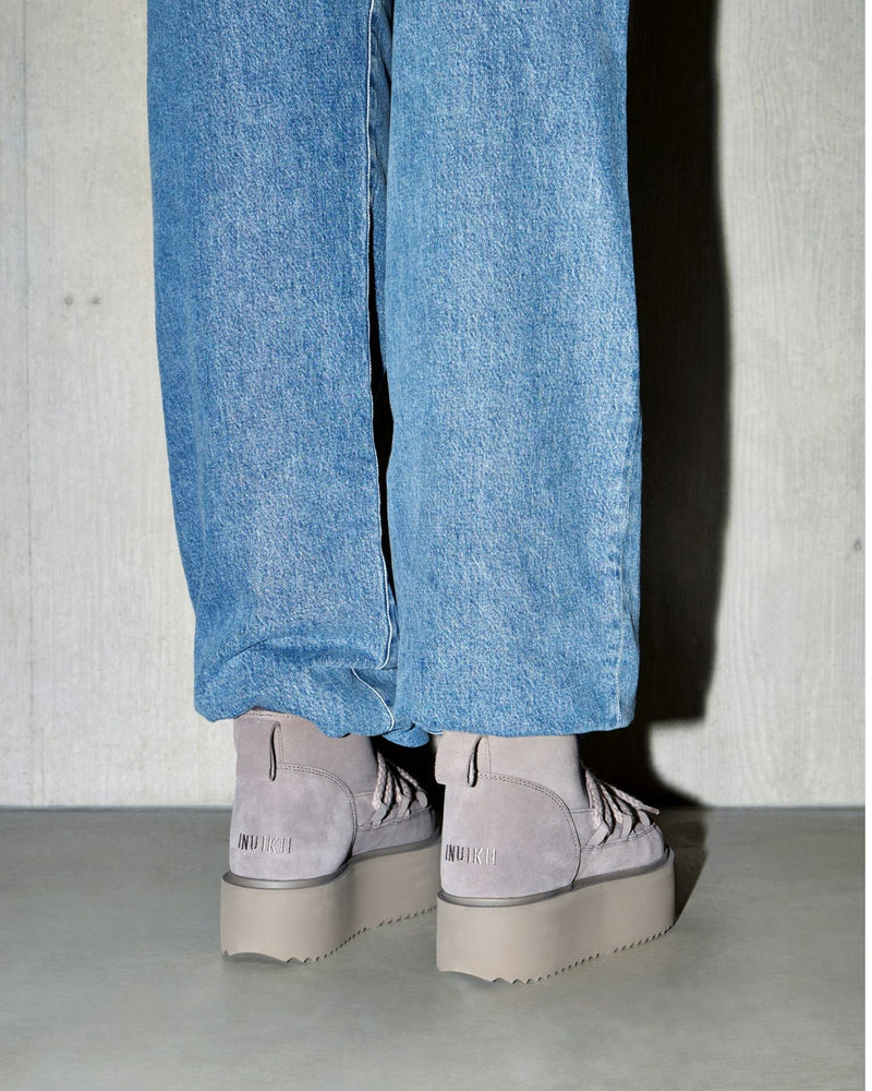 Botas clásicas con plataforma baja - Gris