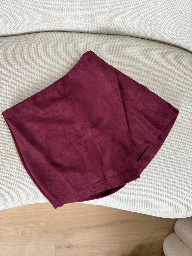 Jupe Short En Suédine Selena Bordeaux