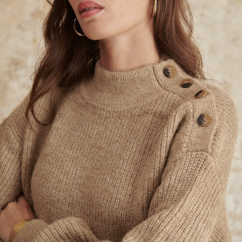 Pull beige à col montant boutonnage sur l'épaule en acrylique et laine ample hiver vêtement femme