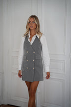Vera Grey - Vestido abotonado