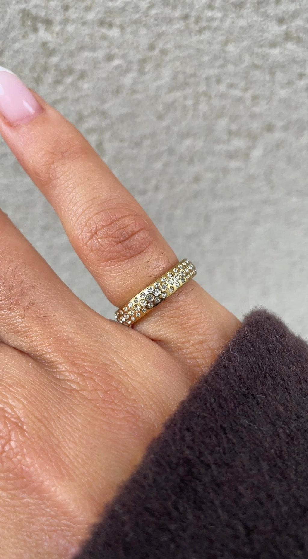 Gems knuckle ring