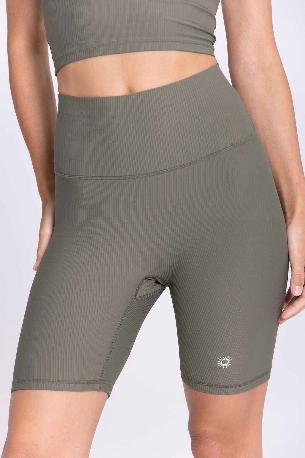 pantalones cortos de loto