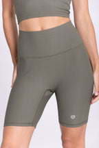 pantalones cortos de loto