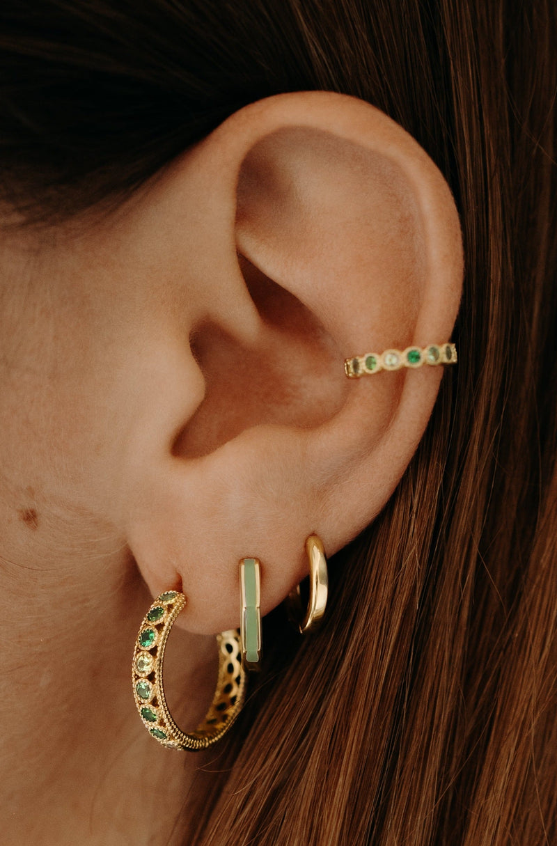 Composition de boucles d'oreilles plaqué or pierres vertes