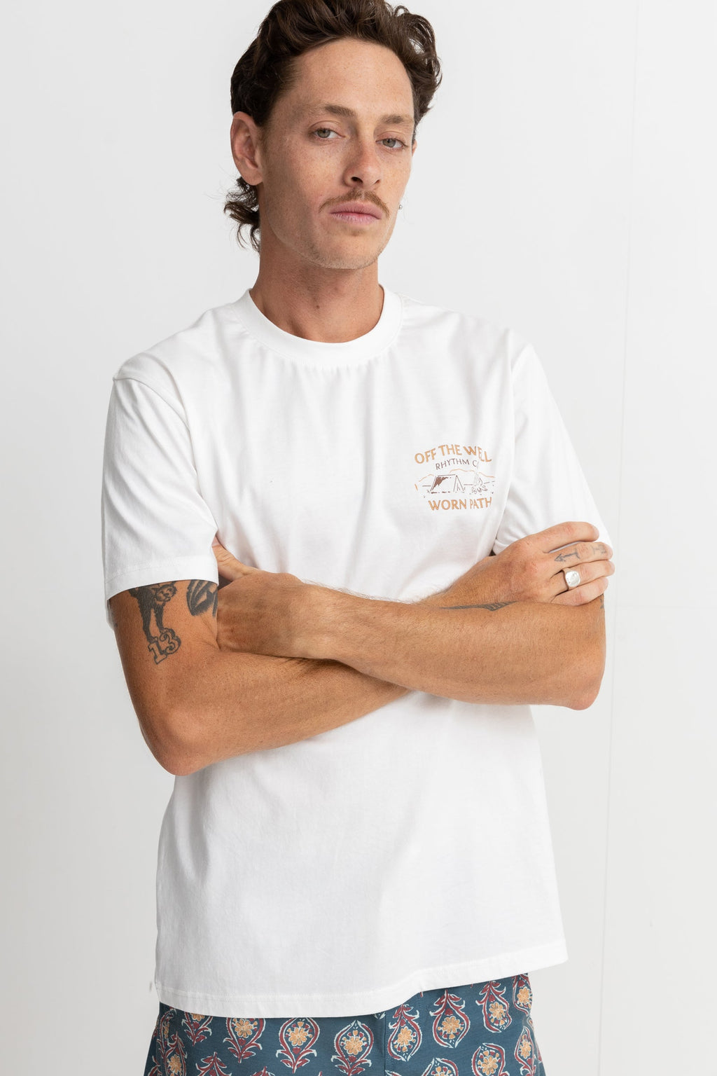 Camiseta Wilderness SS - Vintage White - Hombre