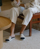 Mule femme laine, beige marine Angarde porté assis