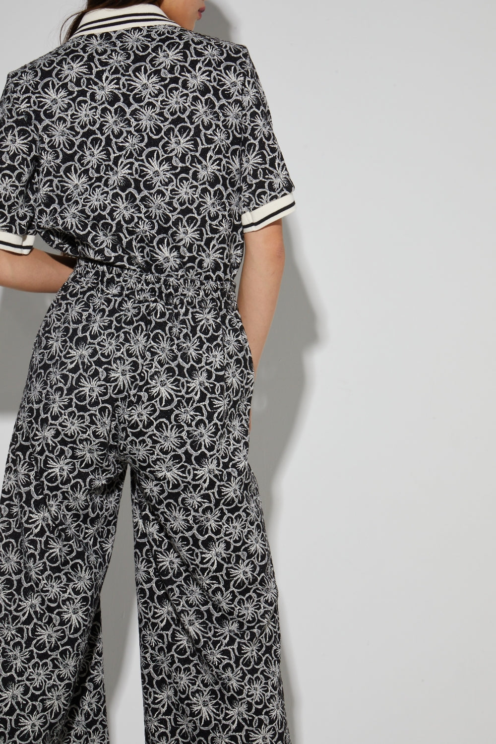 Pantalon Charlie Panama Flower Black, Fabriqué En Italie