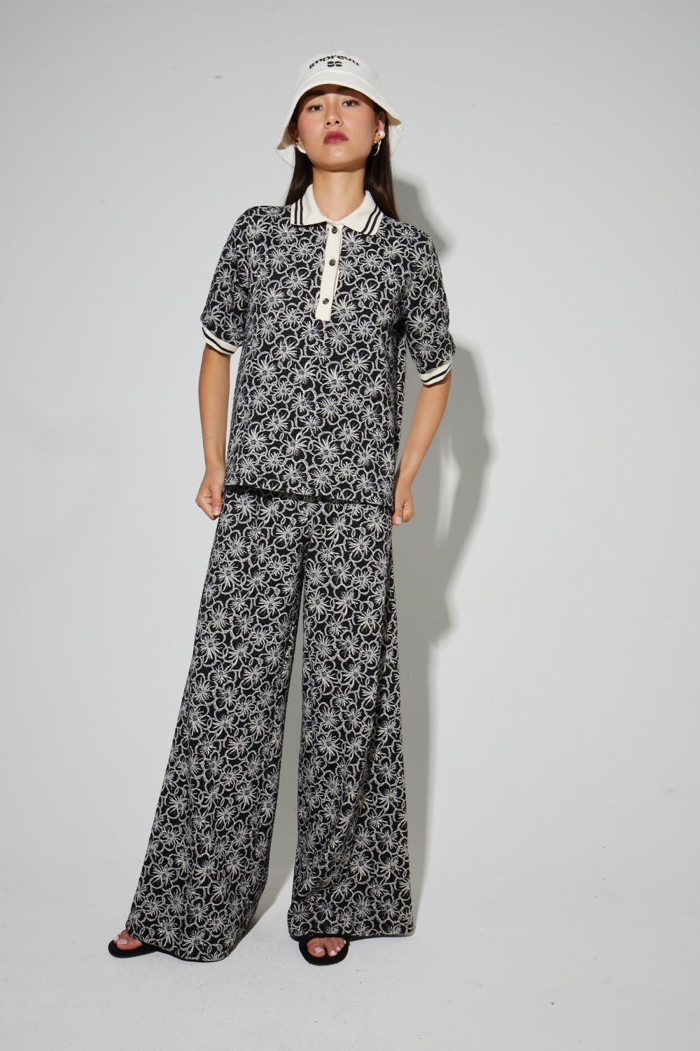 Pantalon Charlie Panama Flower Black, Fabriqué En Italie