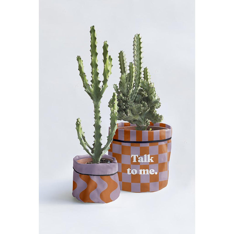 Cache-Pot "Talk to Me."