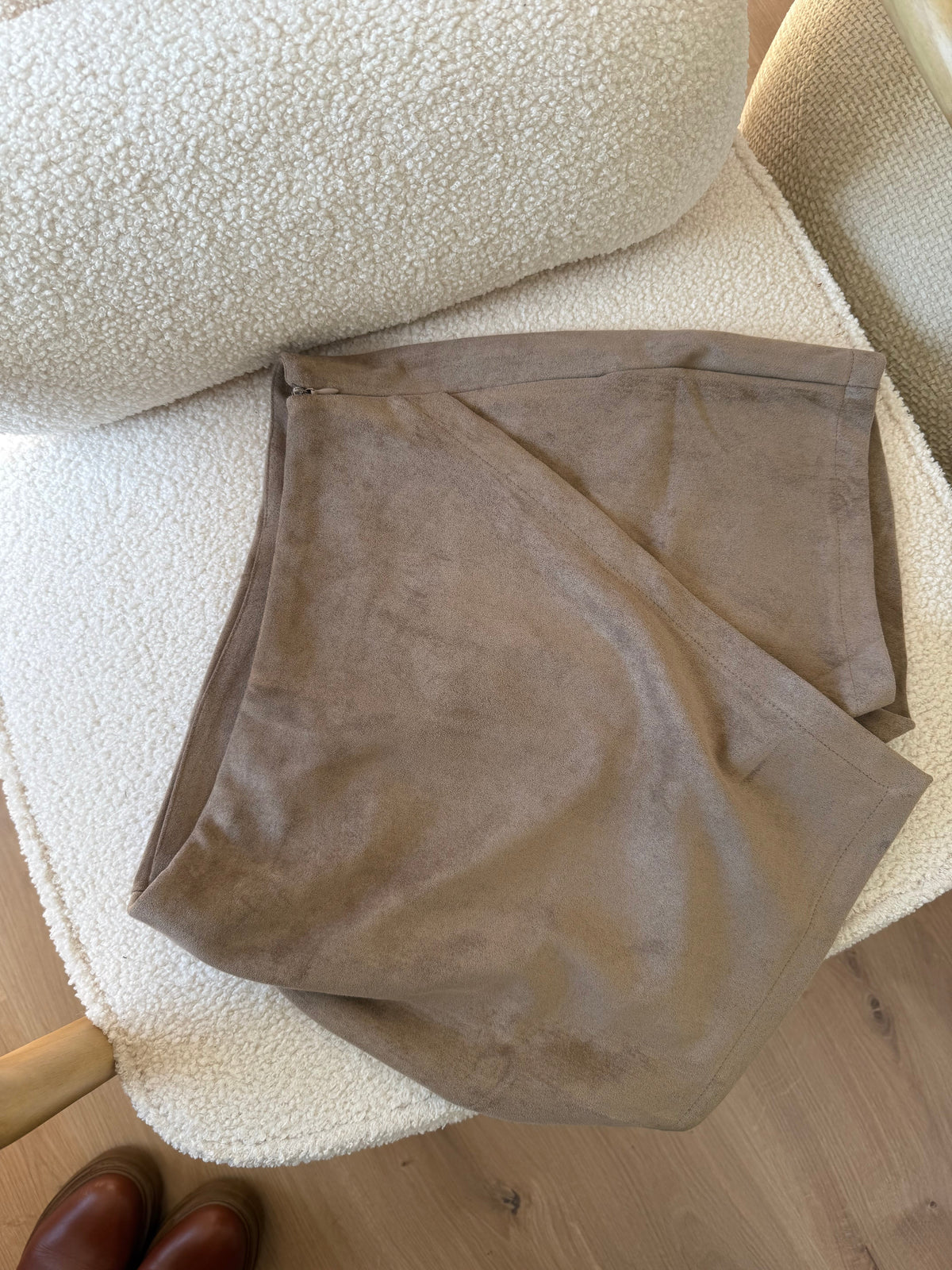 Skort i mockaimitation Selena taupe