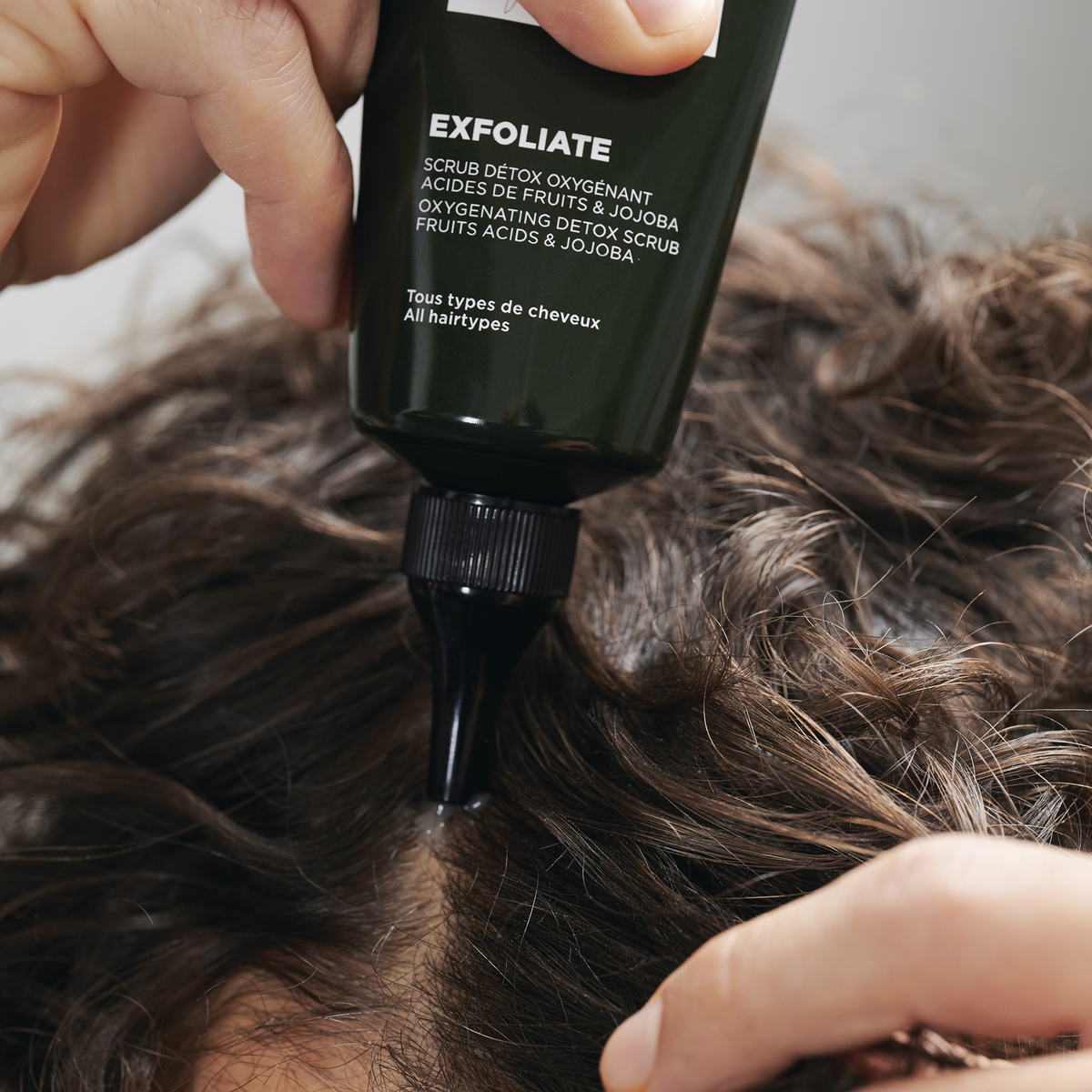 Gelée pré-shampoing Exfoliate (Gelée pré-shampoing exfoliante et purifiante cuir chevelu)