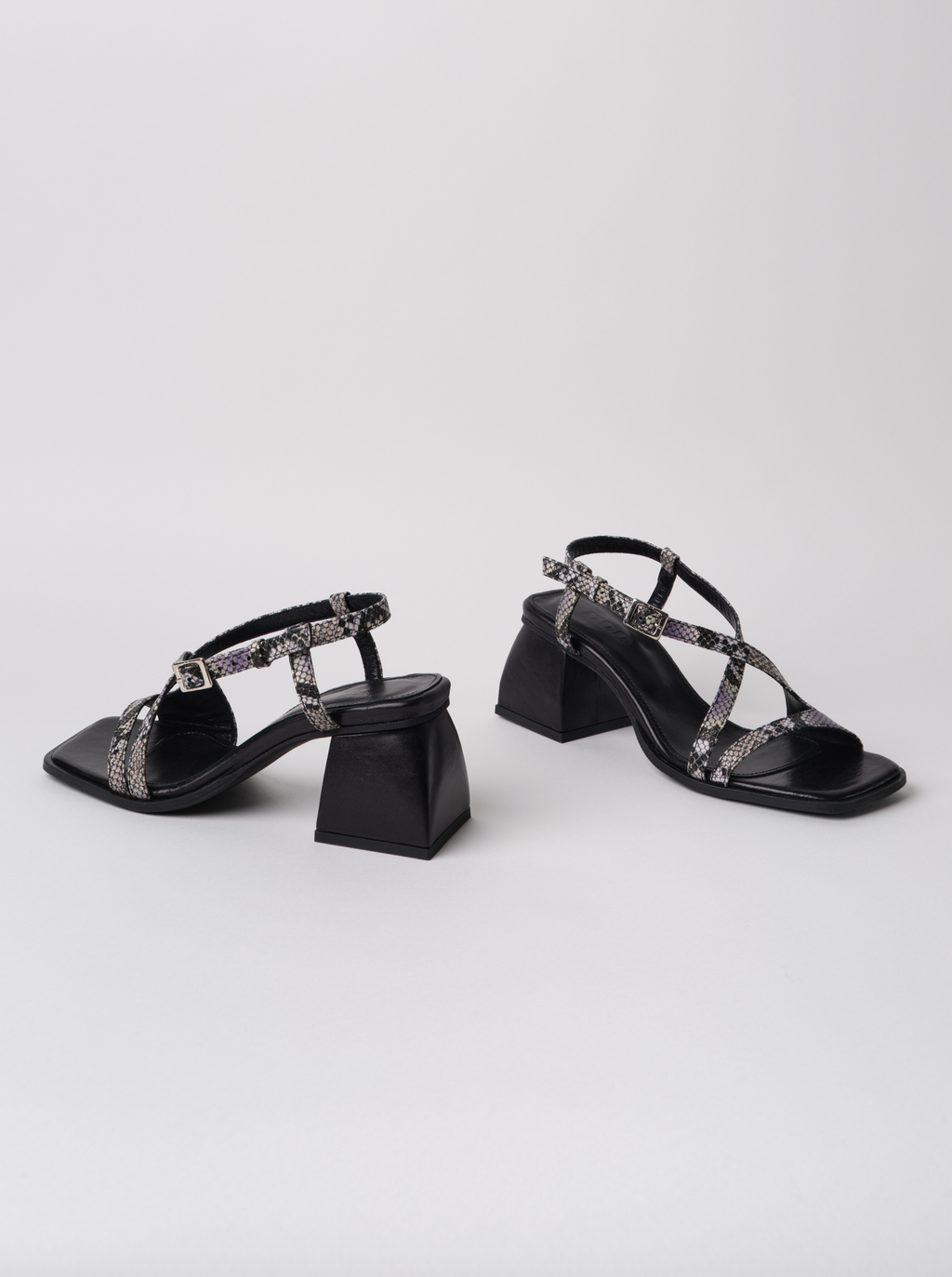 Sandalias Square Crush Pitón suela negra