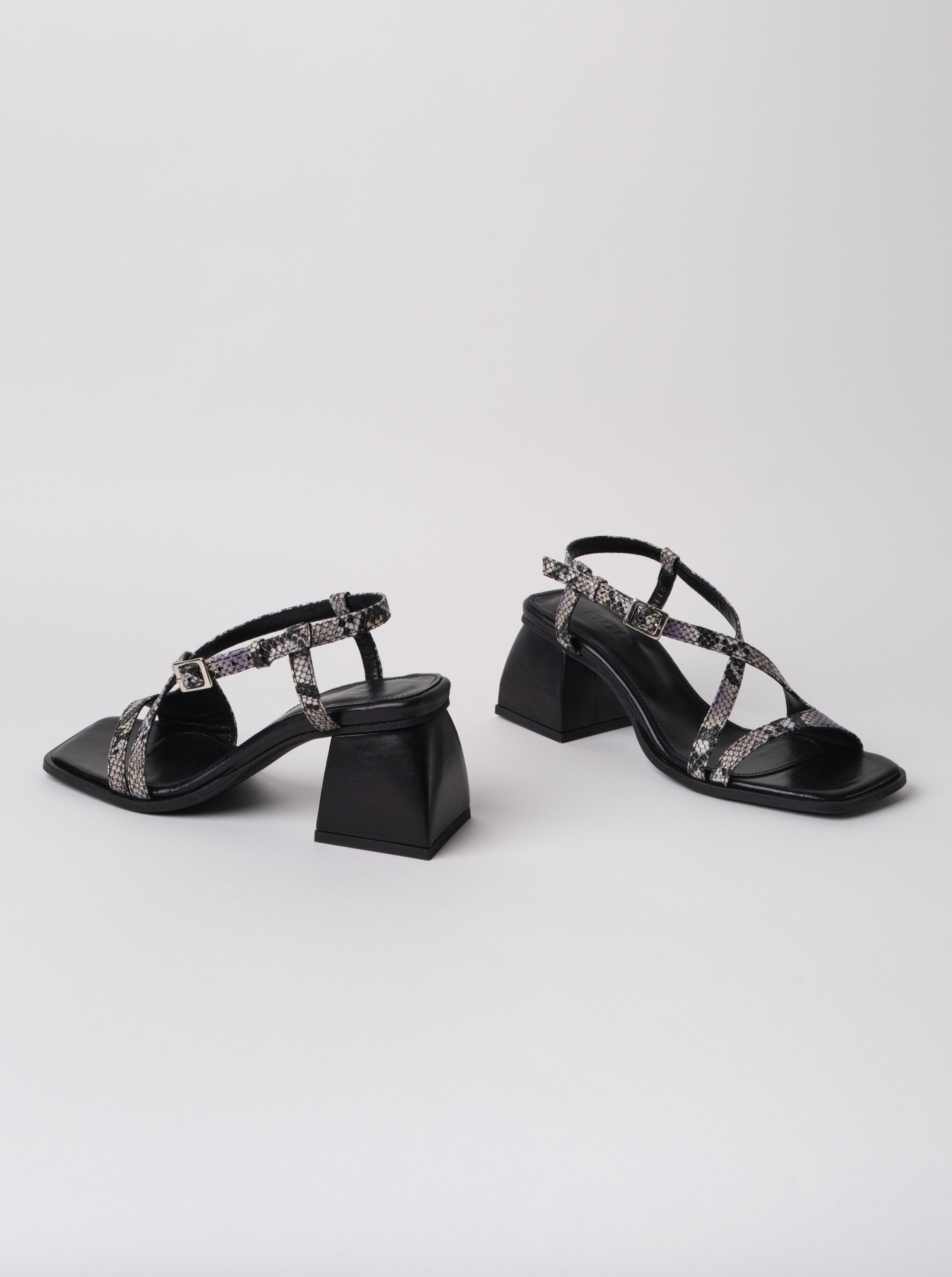 Sandalias Square Crush Pitón suela negra