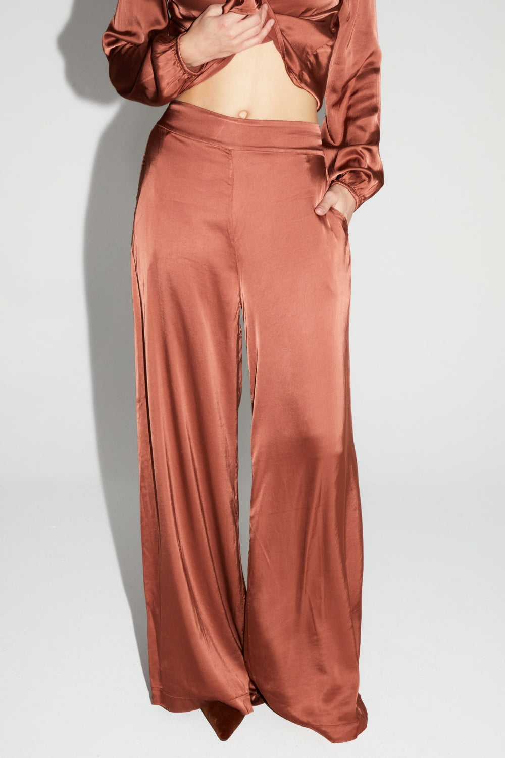 Pantalon Charlie Satin Viscose Cognac Fabriqué En Italie
