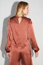 La Blouse Cléa Satin Viscose Strech Cognac Fabriquée En Italie