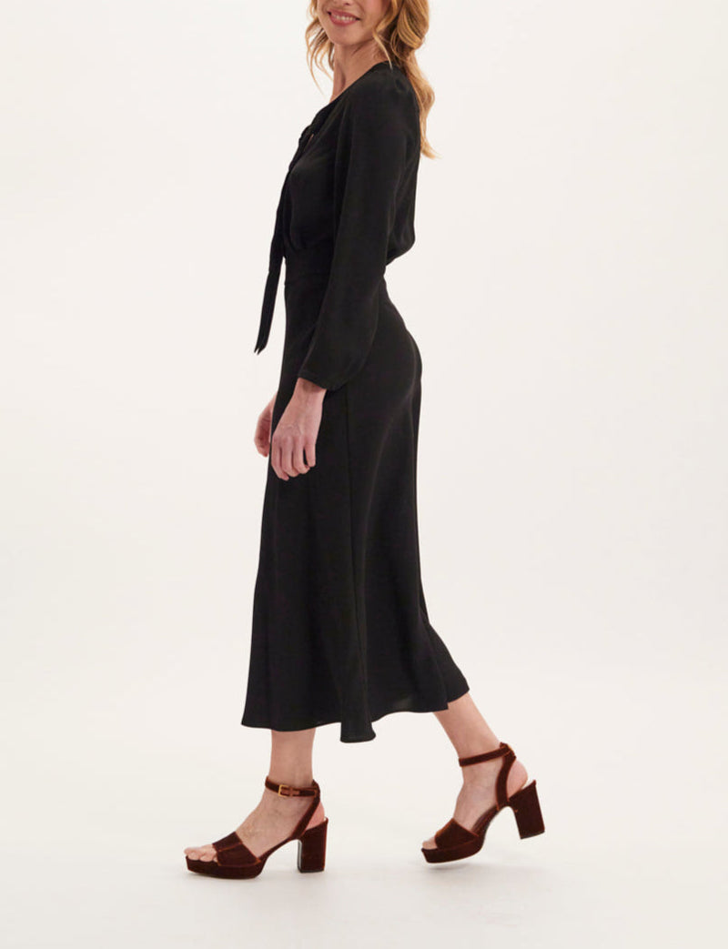 Robe Ariel - Black