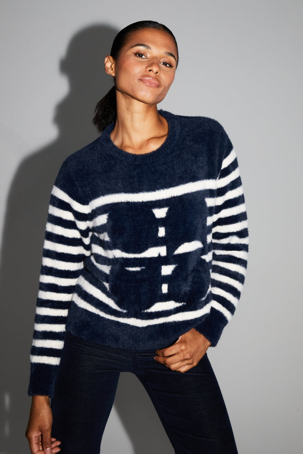 Maille Lina Fluffy Navy Fabriquée Au Portugal