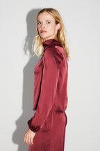 La Blouse Cléa Satin Viscose Strech Bordeaux Fabriquée En Italie