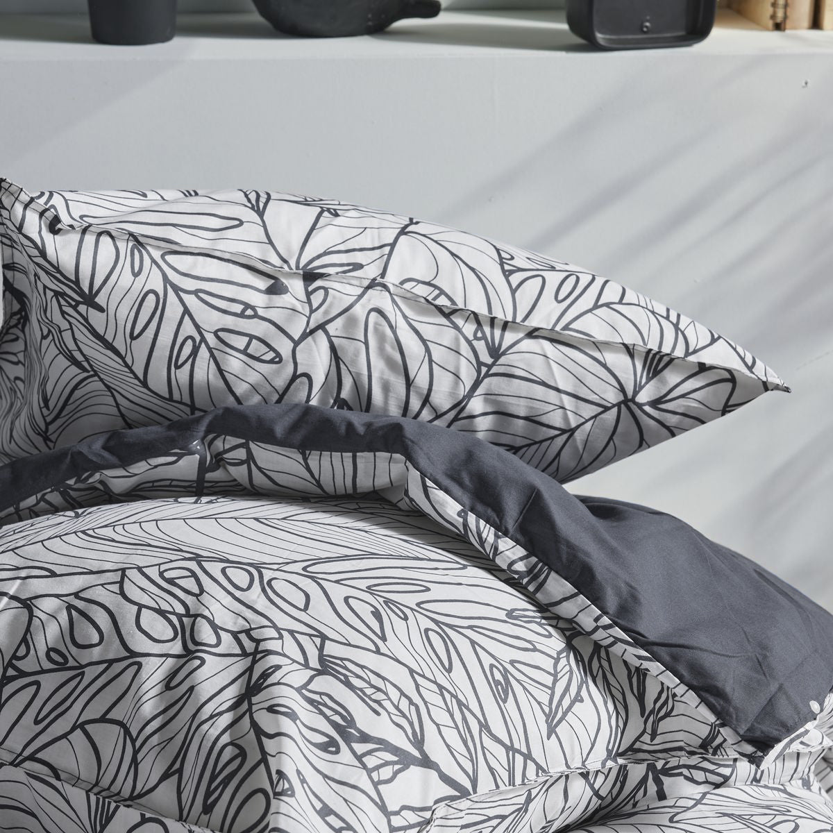 Mawira Zipped Set - Patterned Bedding Set 3.7 - Black