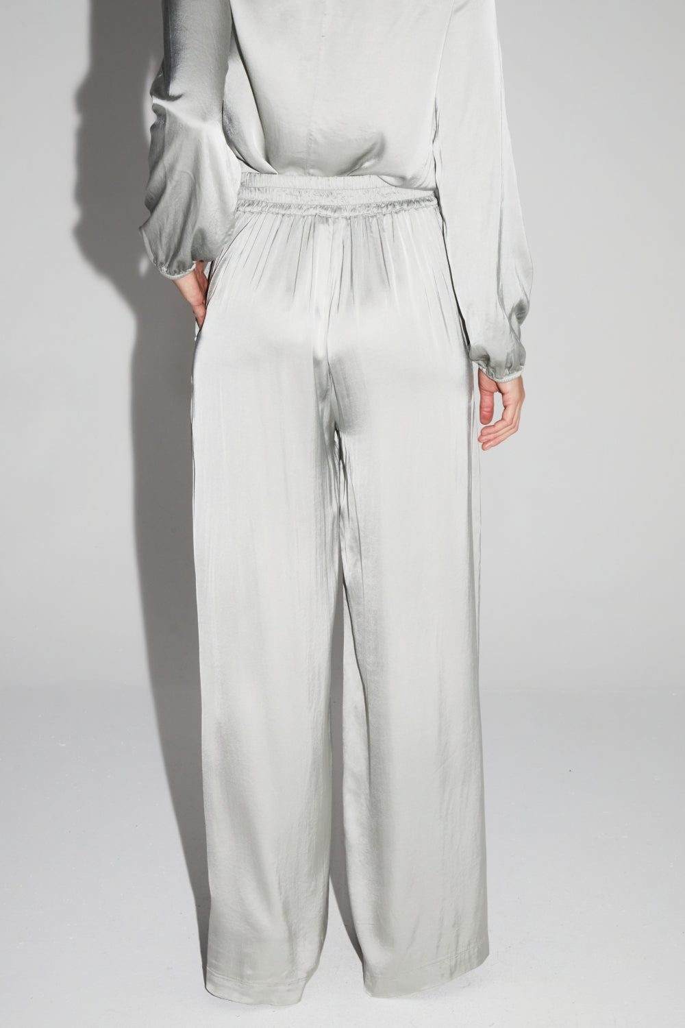 Pantalon Charlie Satin Viscose Silver Fabriqué En Italie