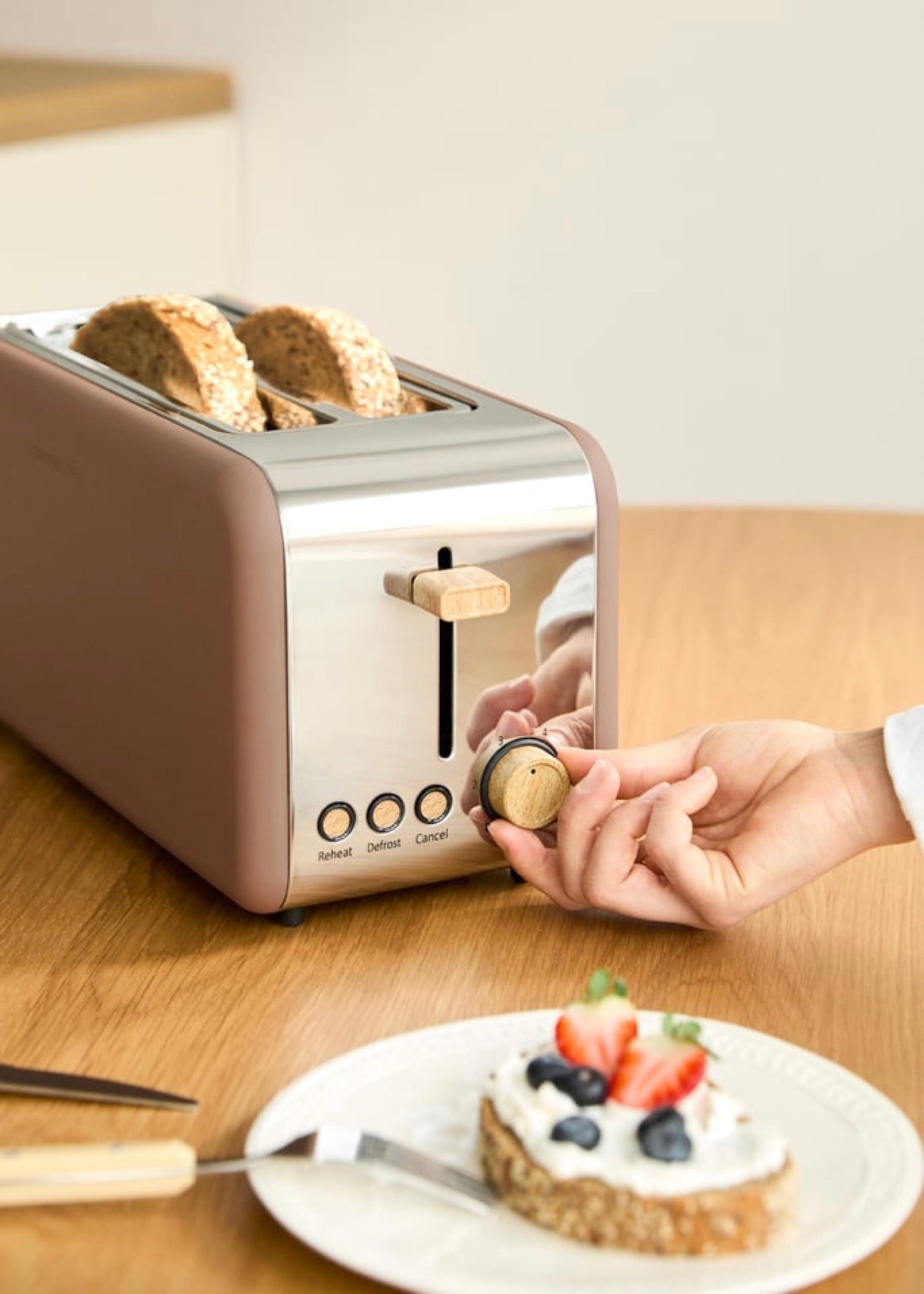 Toast Retro - Grand Wide-Slot Toaster - Mocha