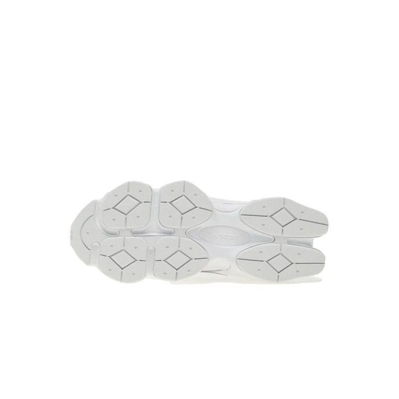 Limited Resell - New Balance 9060 Triple White