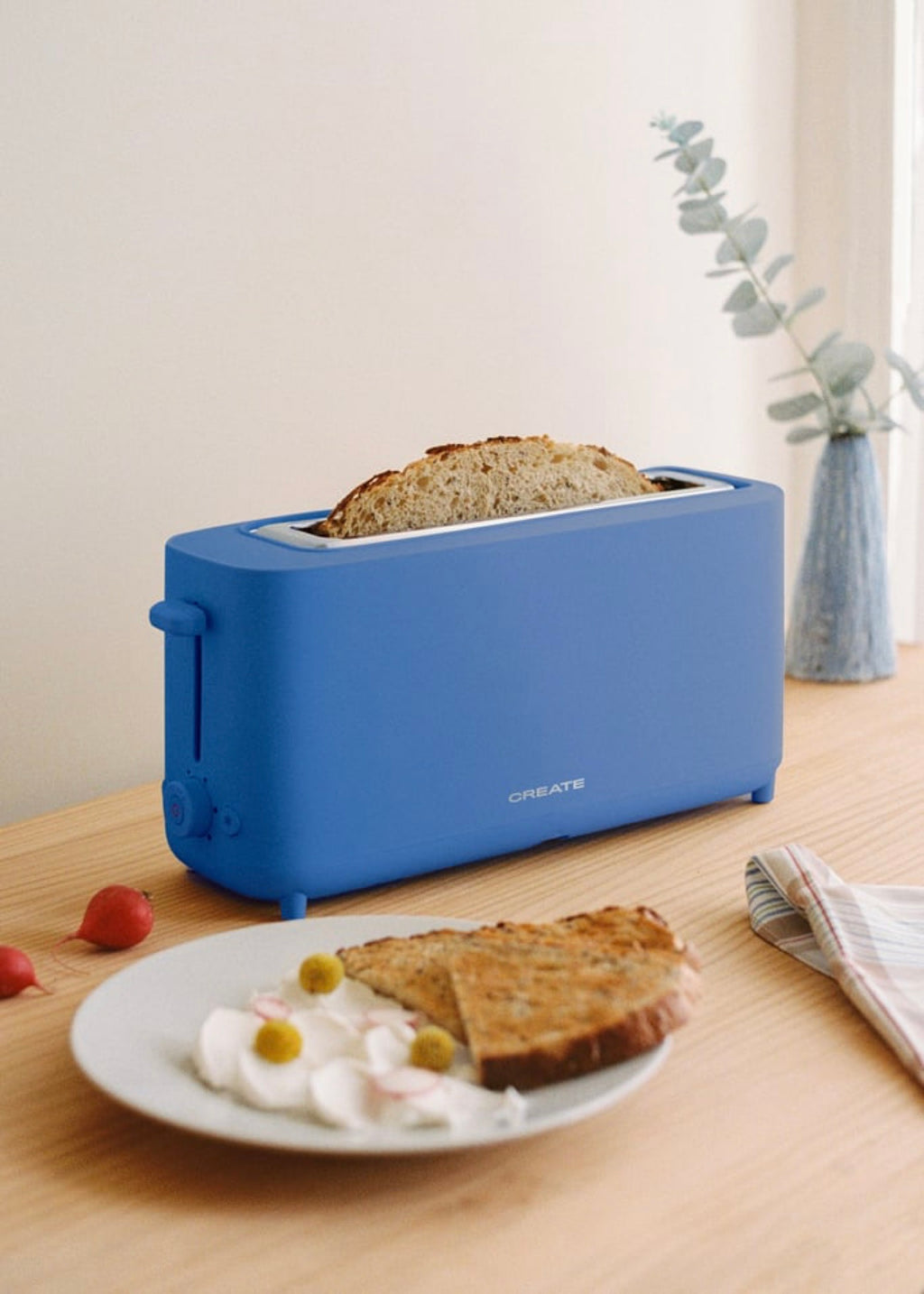 BToast Studio - Large Toaster - Cobalt Blue