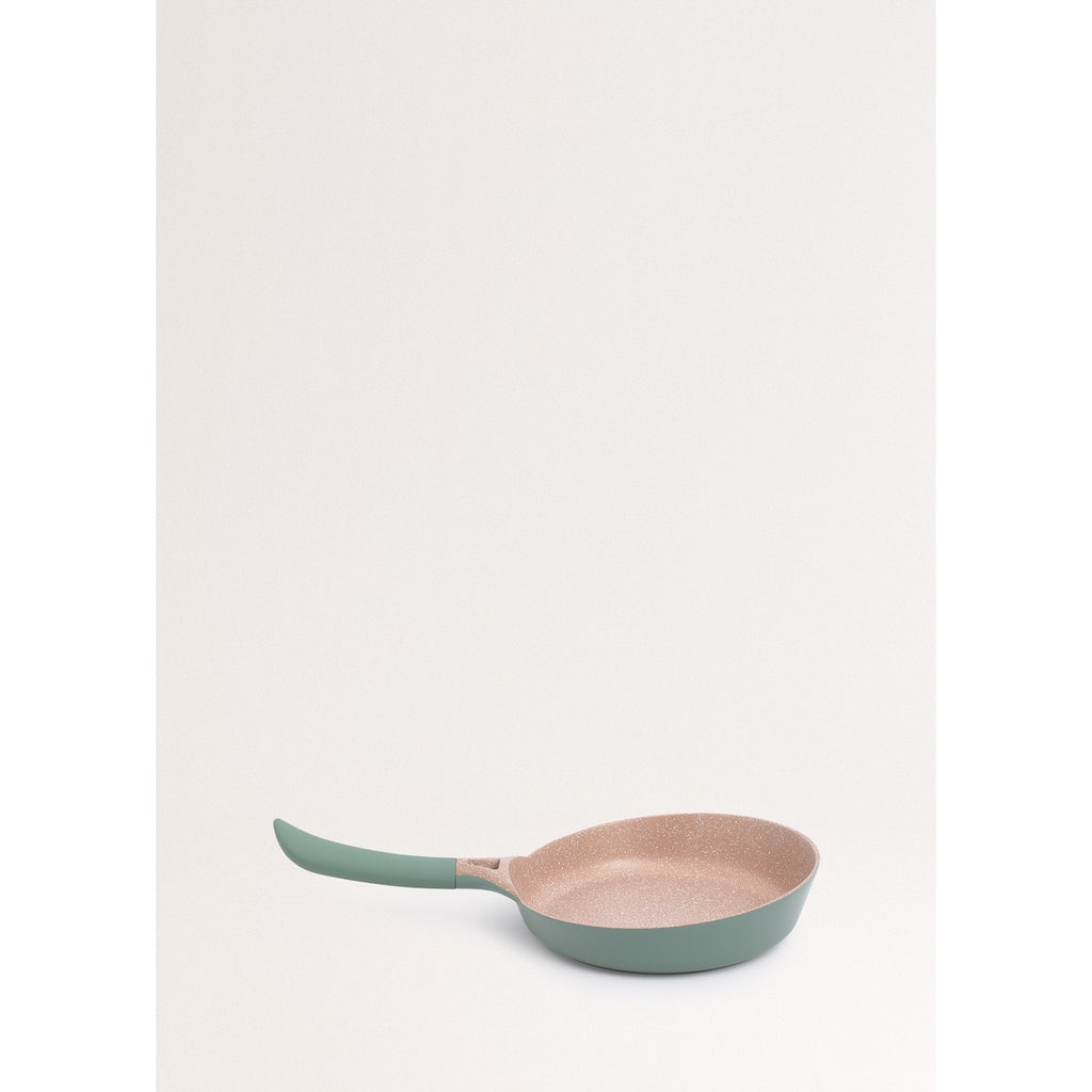 Pan Studio - Cast Aluminium Frying Pan & Bakelite Handle - 24cm - Sage Green & Copper