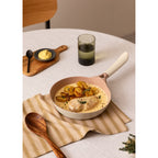 Pan Studio - Poêle En Fonte D'Aluminium & Manche En Bakélite - 24Cm - Sable & Cuivre