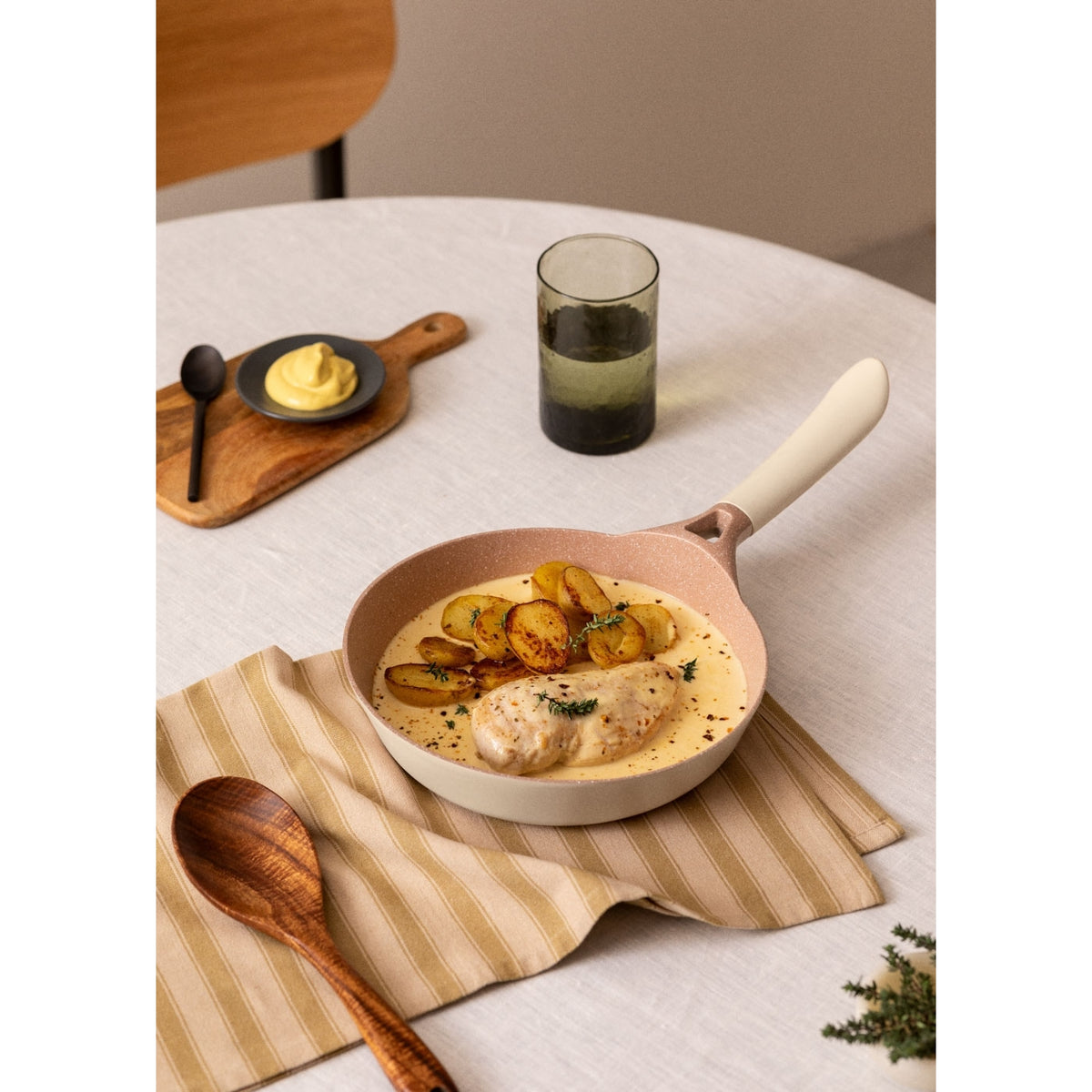 Pan Studio - Poêle En Fonte D'Aluminium & Manche En Bakélite - 24Cm - Sable & Cuivre