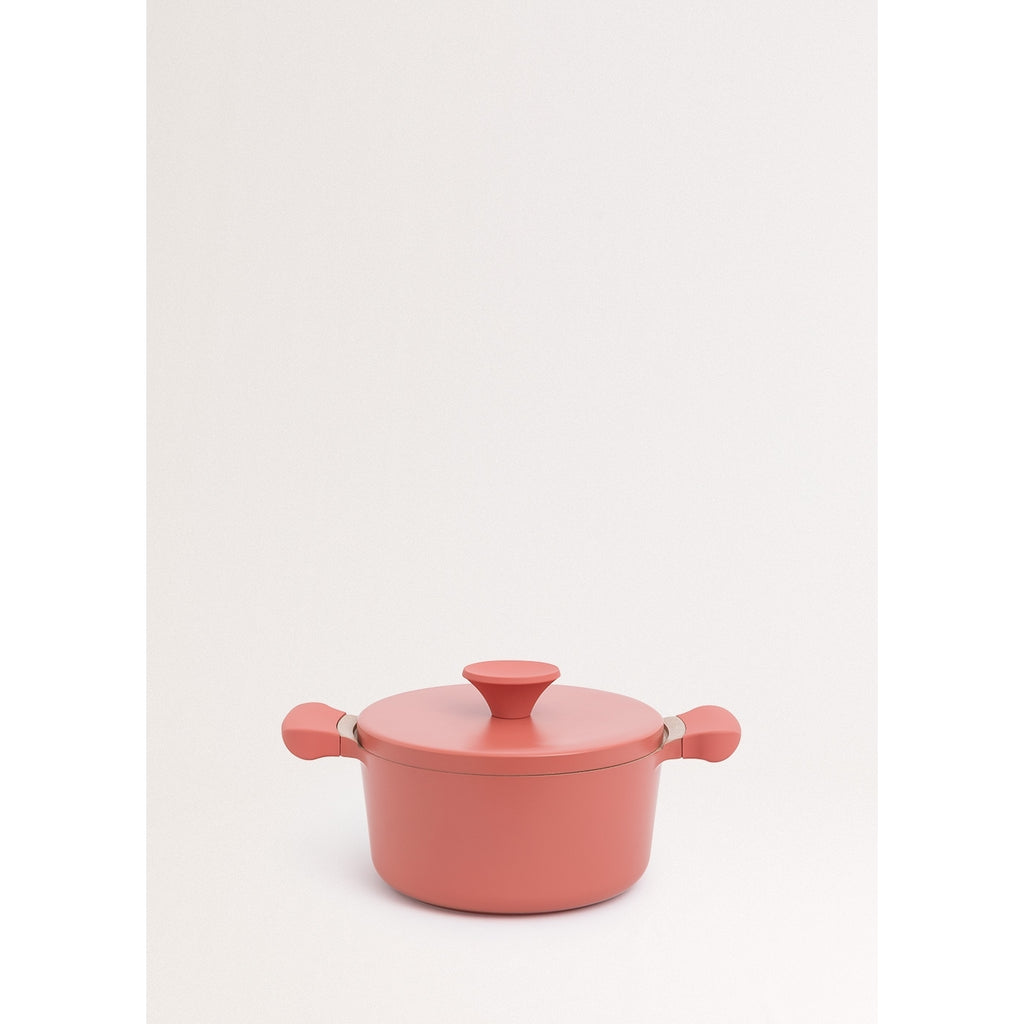Pot Studio - Cast Aluminium Casserole with Bakelite Handles - 20cm - Terracotta & Copper