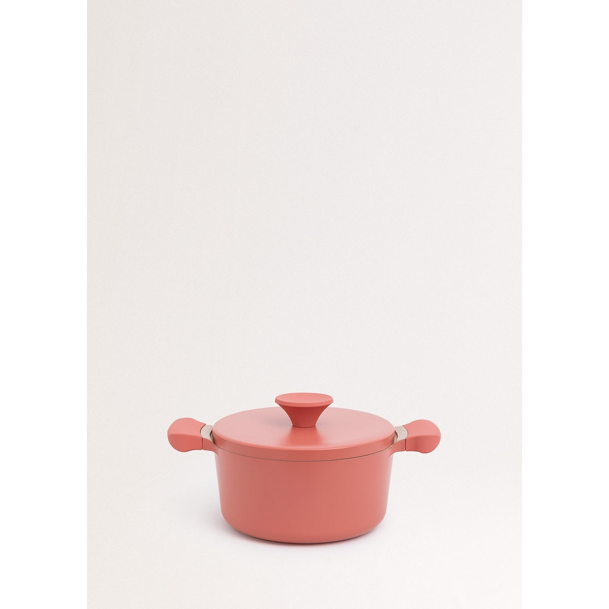 Pot Studio - Cast Aluminium Casserole with Bakelite Handles - 20cm - Terracotta & Copper