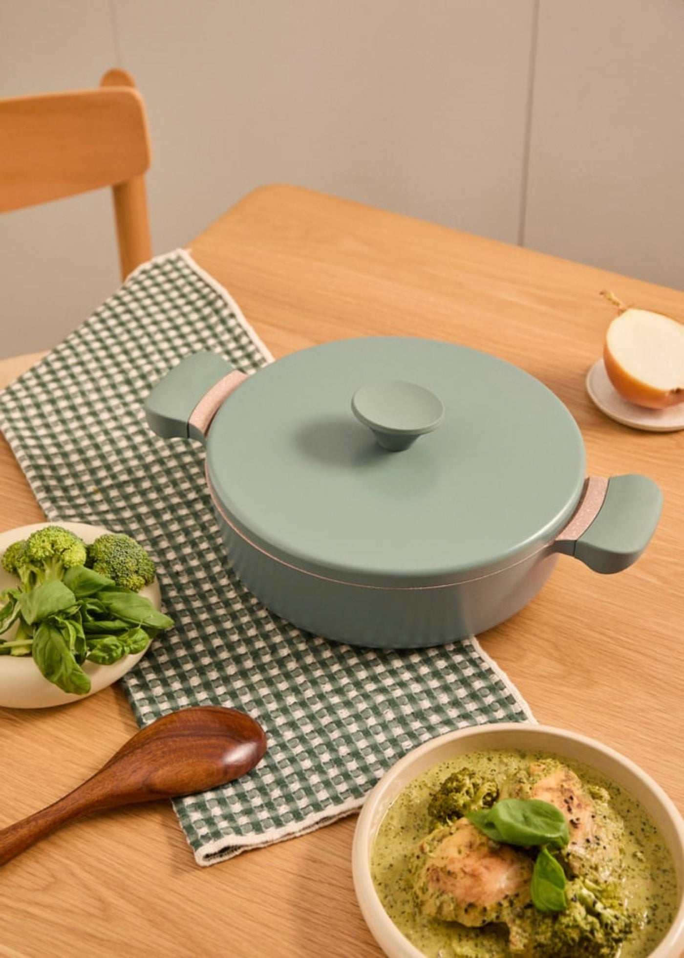 Pot Studio - Cast Aluminium Pot with Ceramic Coating - 26cm - Sage
