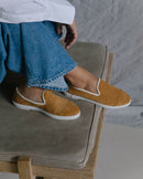 Zapatilla mujer piel camel Angarde desgastada