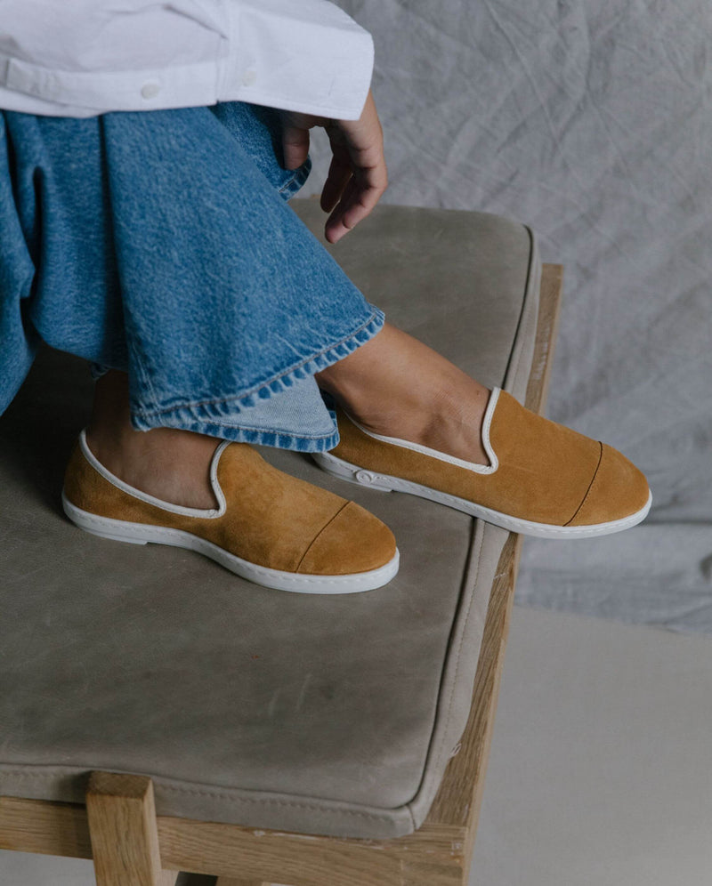 Zapatilla mujer piel camel Angarde desgastada