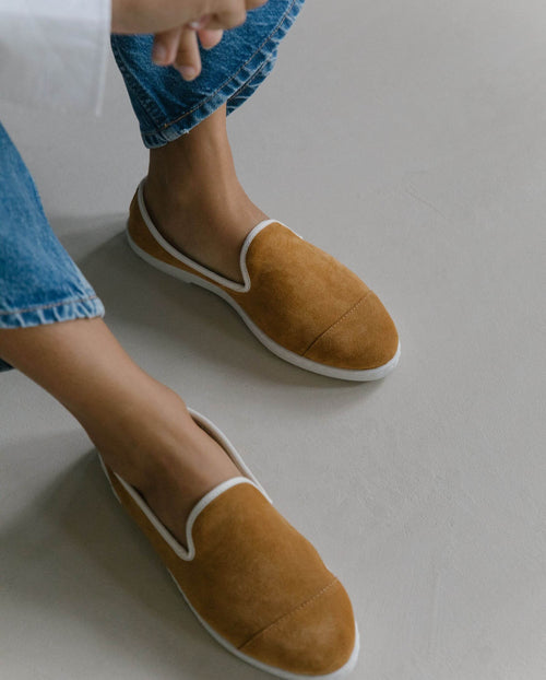 chausson cuir femme camel Angarde close up