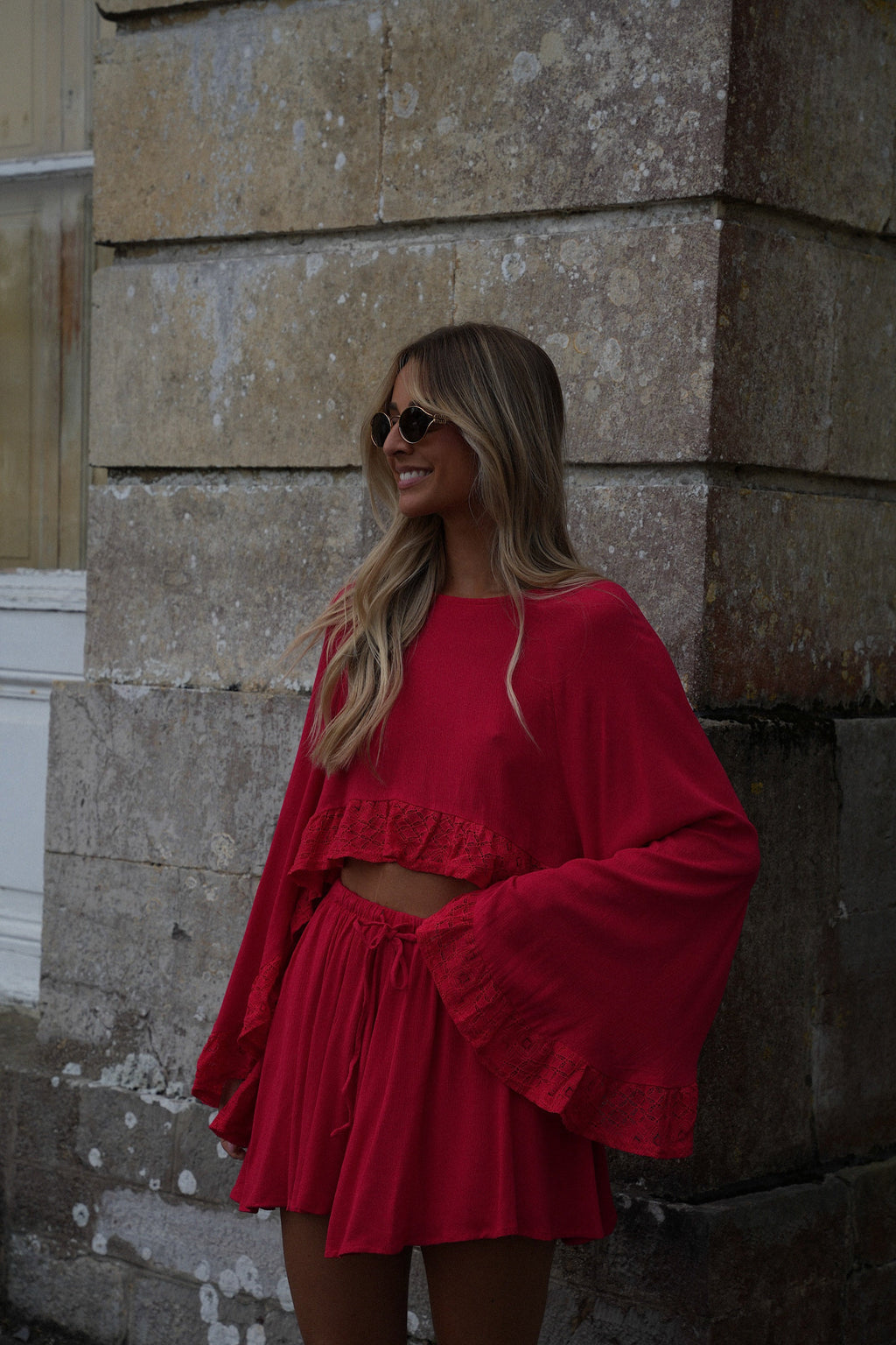 Elea Flowy Shorts - Red