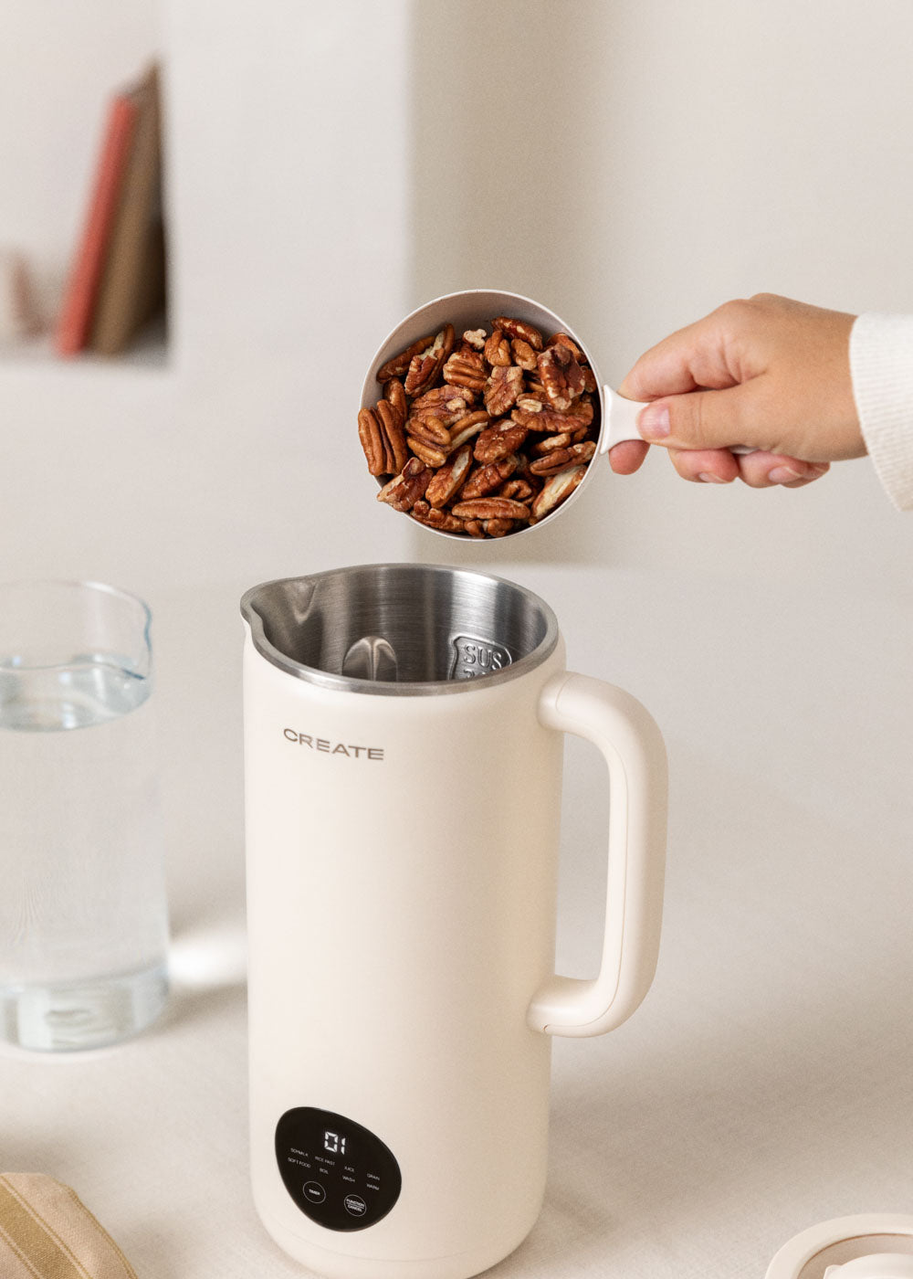 Vegan Milk Maker Studio - Multifunctional Plant-Based Drink Machine - 850 ml - Off-White