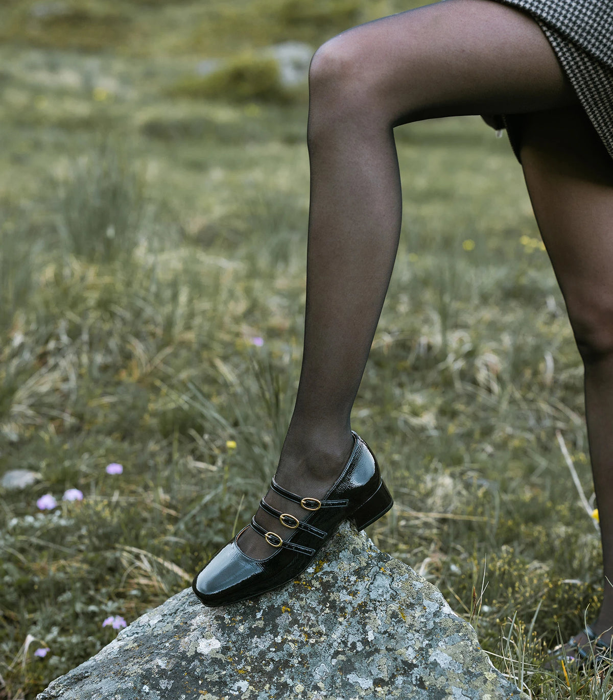 Ambre Mary Janes - Crinkled Patent Leather - Black