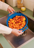 Kitchenware Studio - Passoire Pliante -  Bleu Cobalt