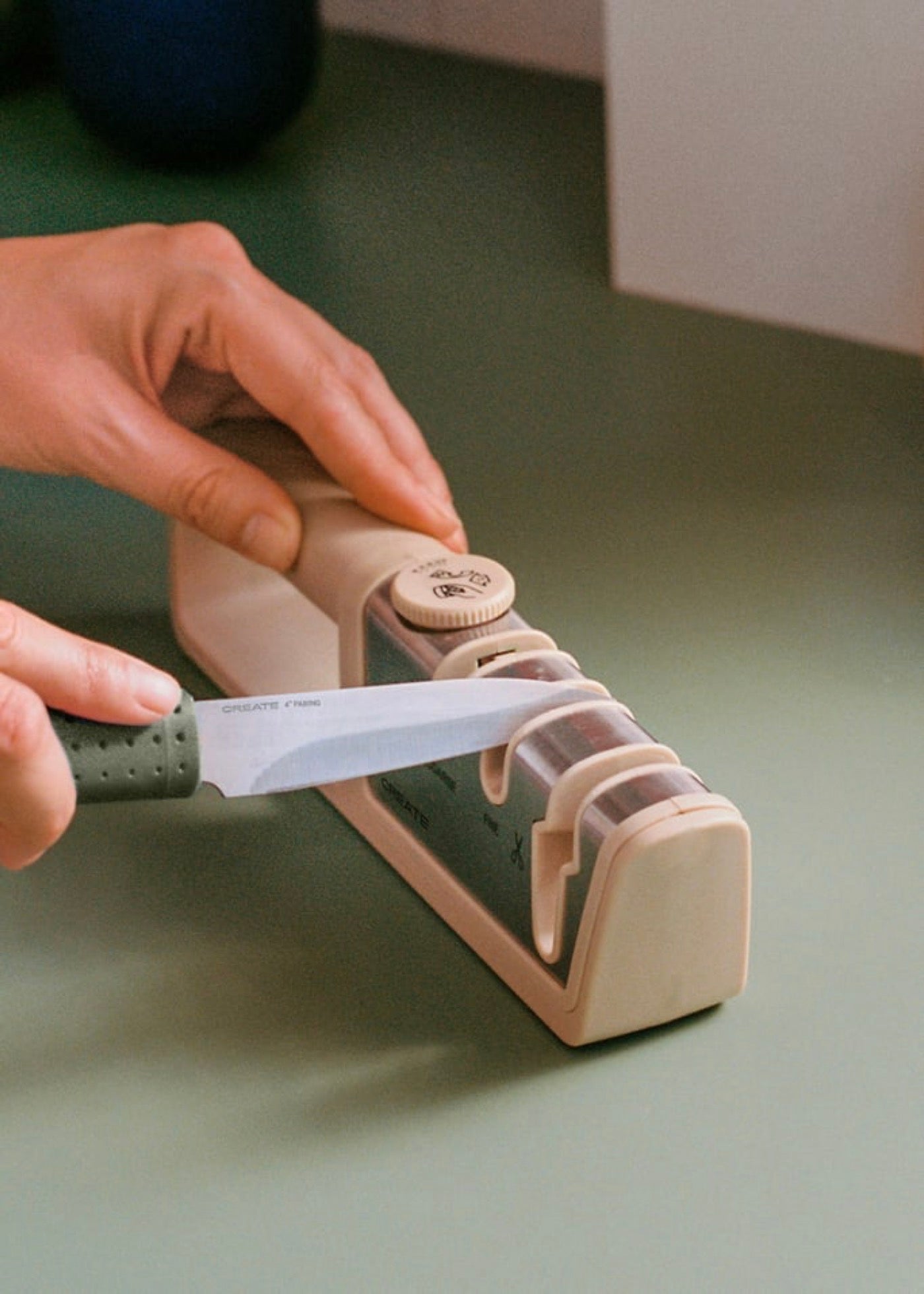 Kitchenware Studio - Afilador De Cuchillos Y Tijeras De Cocina - Arena